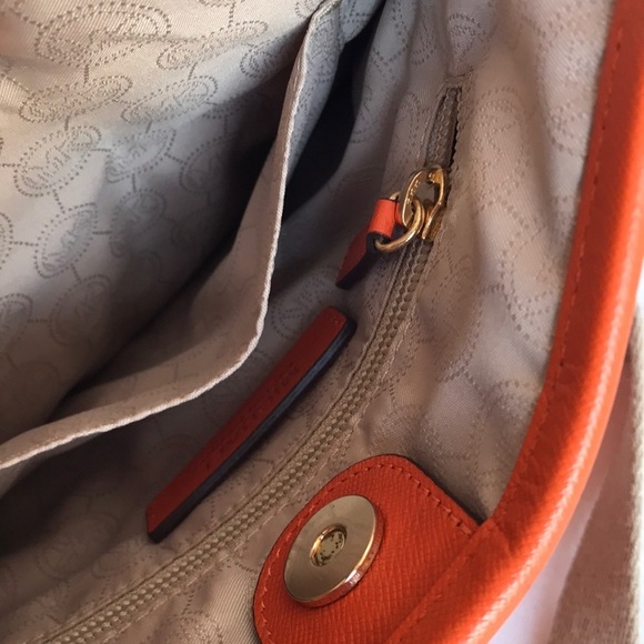 Michael Kors orange crossbody bag - Picture 9 of 11